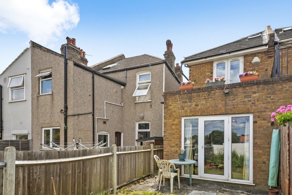 2 bed semi-detached house for sale in Rutland Walk, London  - Property Image 9