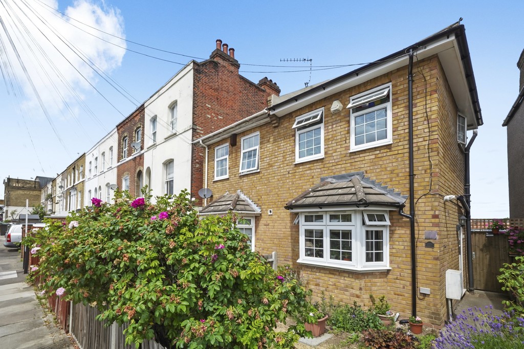 2 bed semi-detached house for sale in Rutland Walk, London - Property Image 1