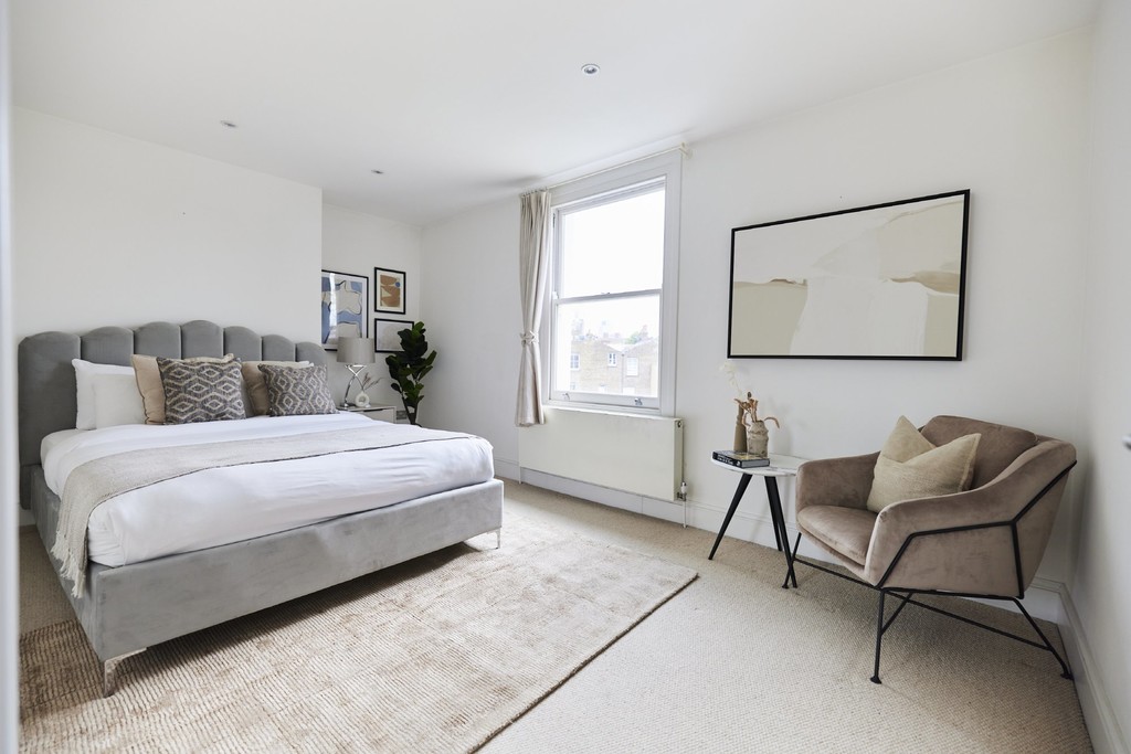 2 bed apartment for sale in Devonshire Drive, London 16