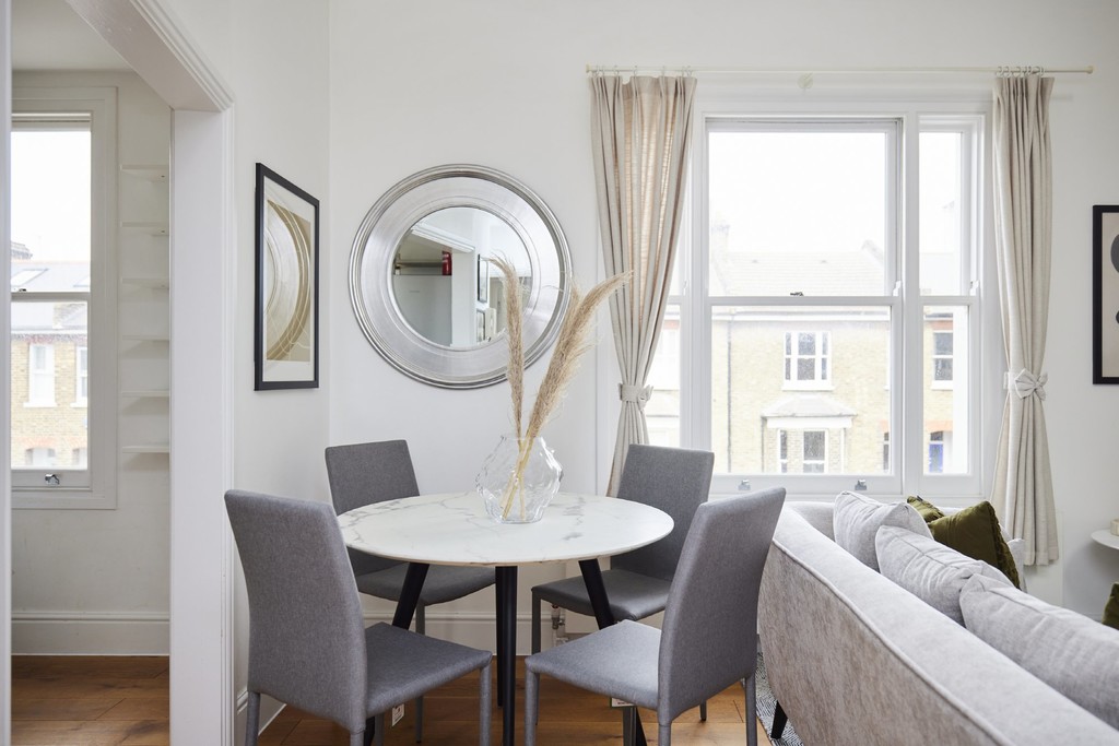 2 bed apartment for sale in Devonshire Drive, London 3
