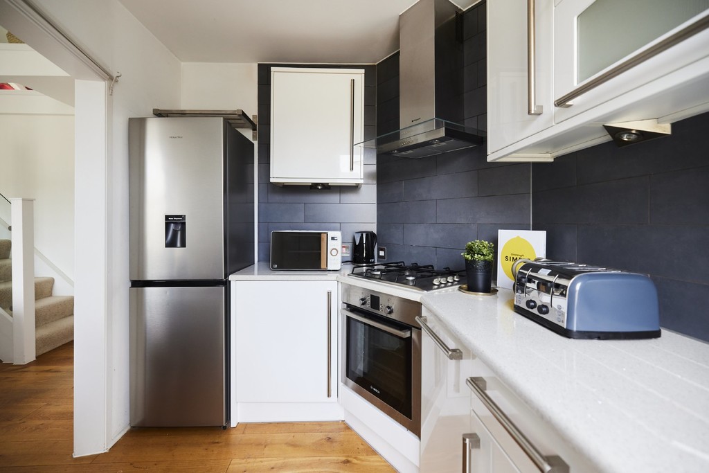 2 bed apartment for sale in Devonshire Drive, London 9