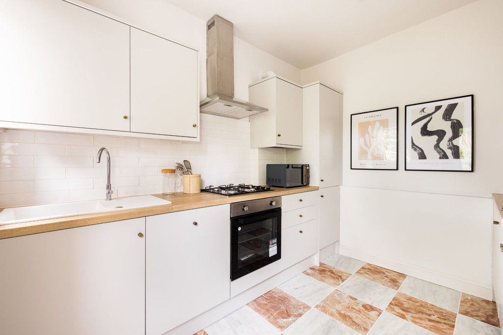 1 bed apartment for sale in Eltham Road, London 20