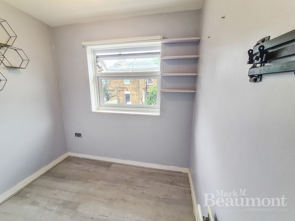 3 bed terraced house for sale in Harvard Road, Hither Green  - Property Image 7