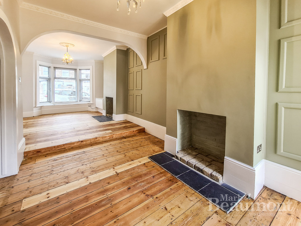 3 bed terraced house for sale in Harvard Road, Hither Green  - Property Image 3
