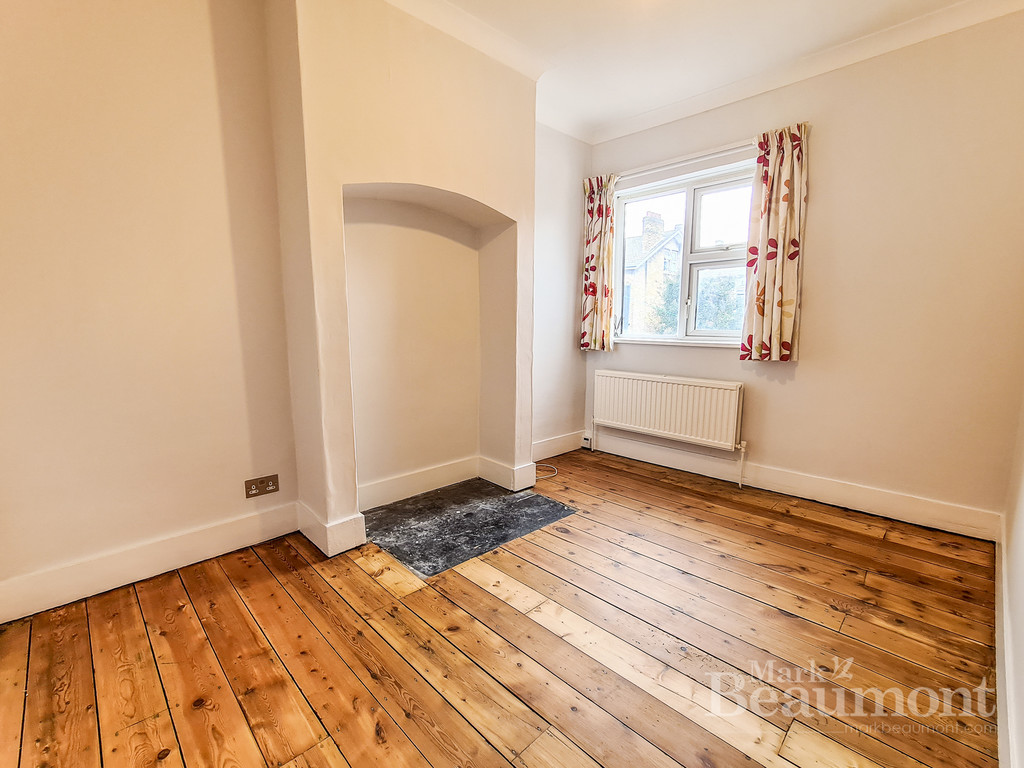 3 bed terraced house for sale in Harvard Road, Hither Green 5
