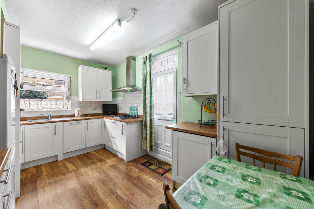 3 bed end of terrace house for sale in Whitburn Road, London 5