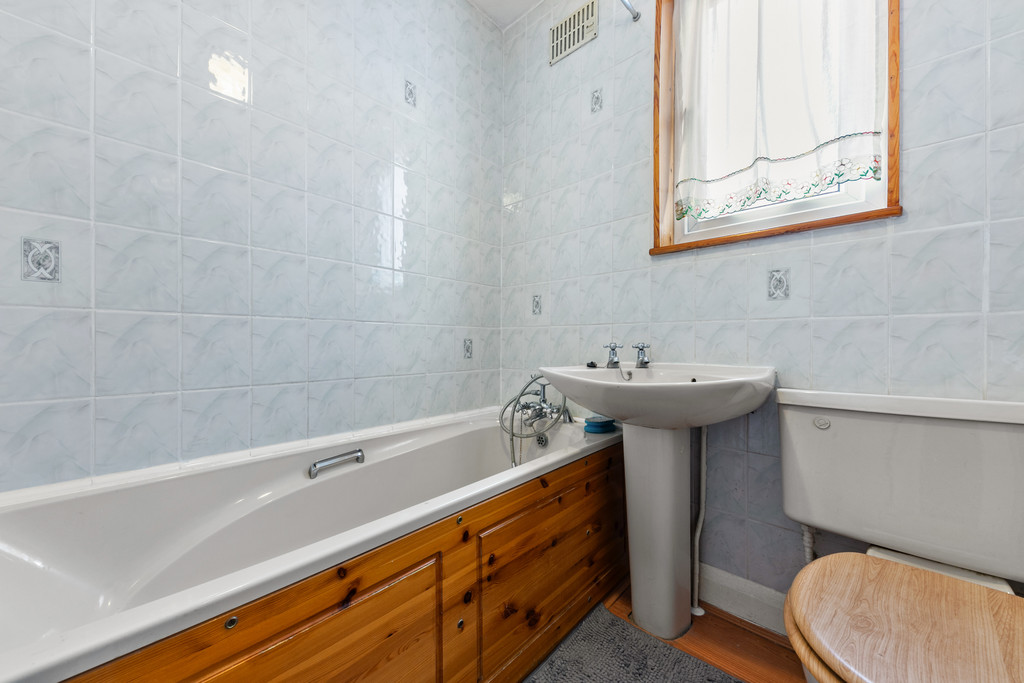 3 bed end of terrace house for sale in Whitburn Road, London 11