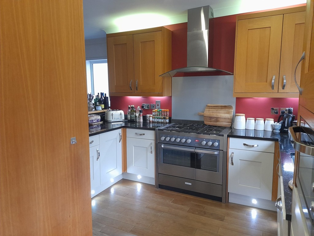 4 bed detached house for sale in Lancing Road, Orpington 5