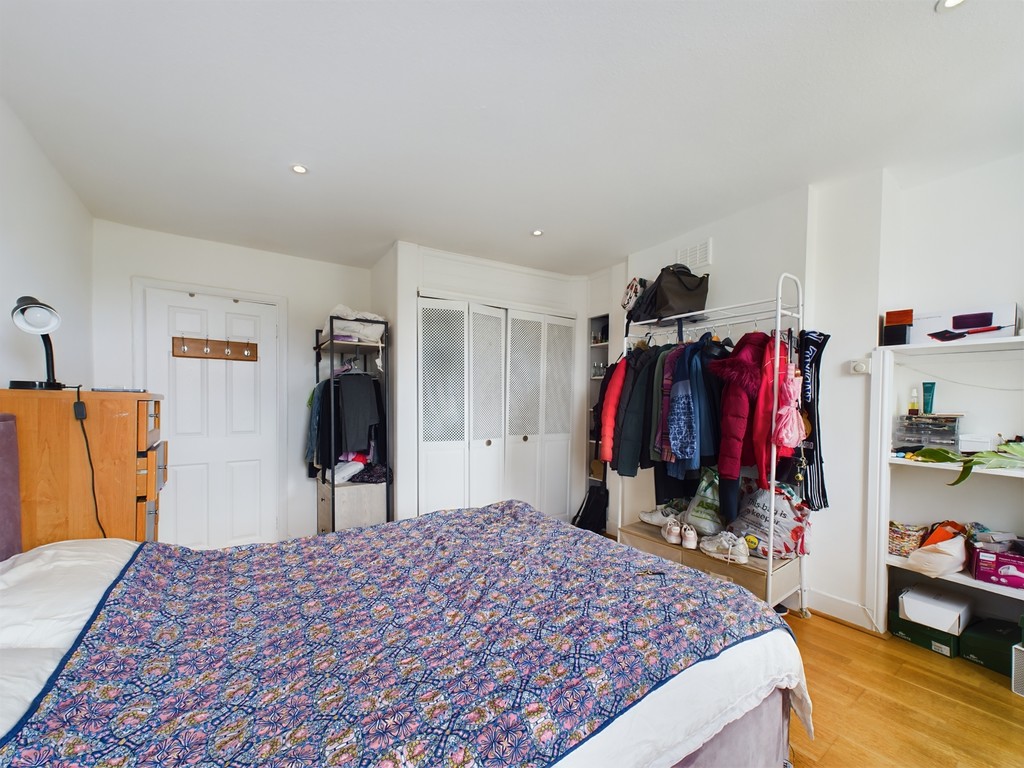 1 bed flat for sale in West Grove, London 17