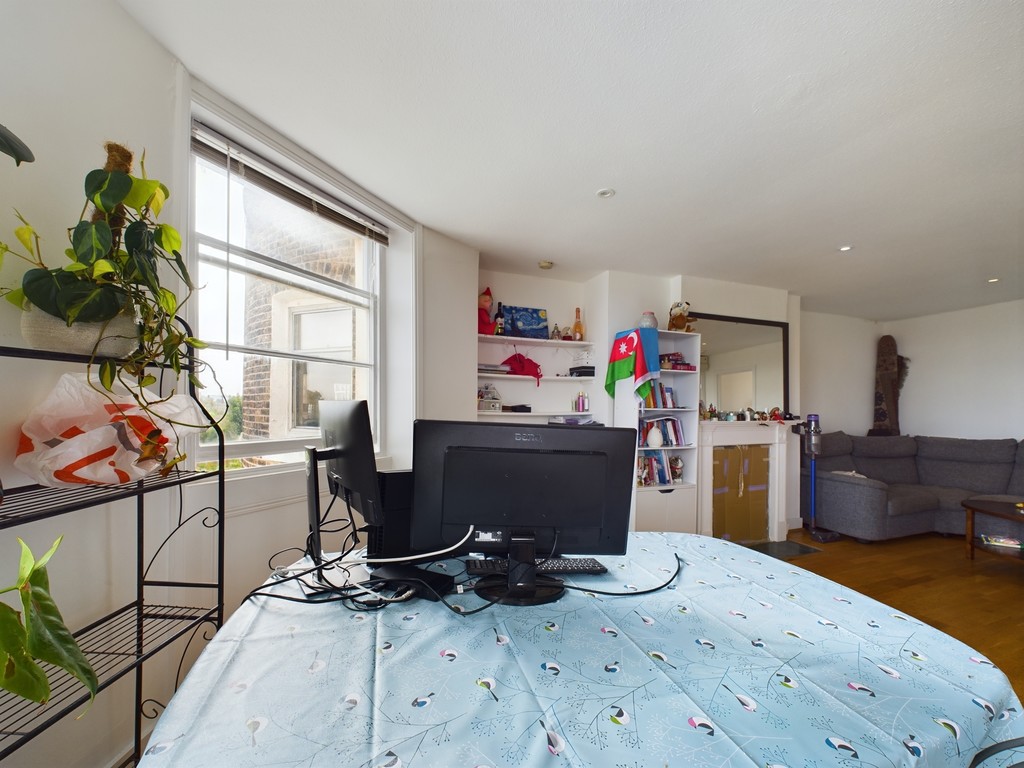 1 bed flat for sale in West Grove, London 10