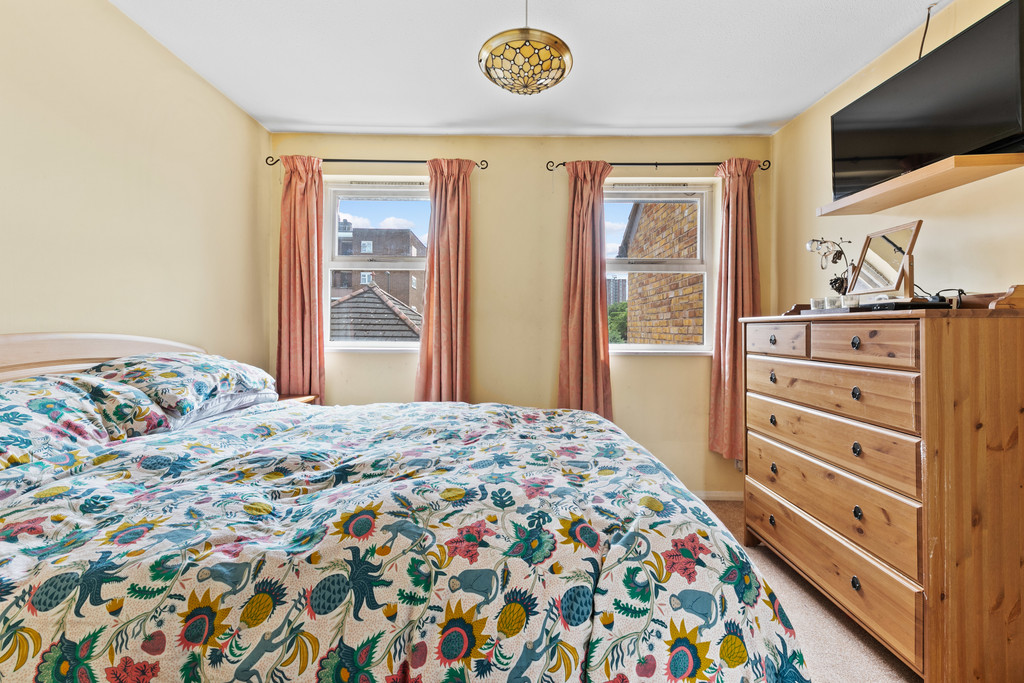 2 bed terraced house for sale in Longbridge Way, London  - Property Image 12