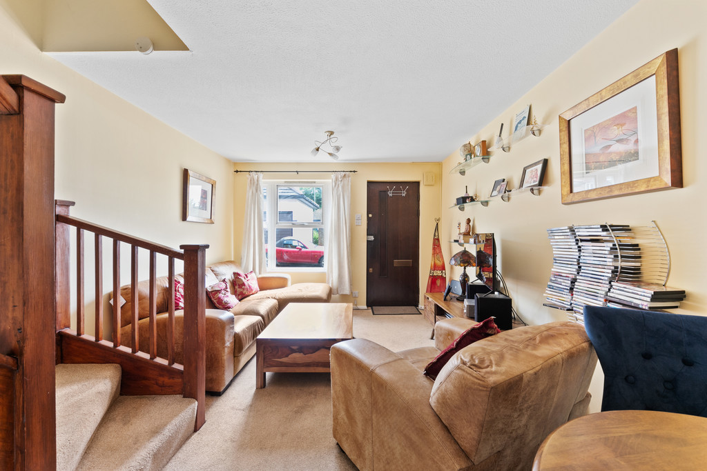 2 bed terraced house for sale in Longbridge Way, London 3