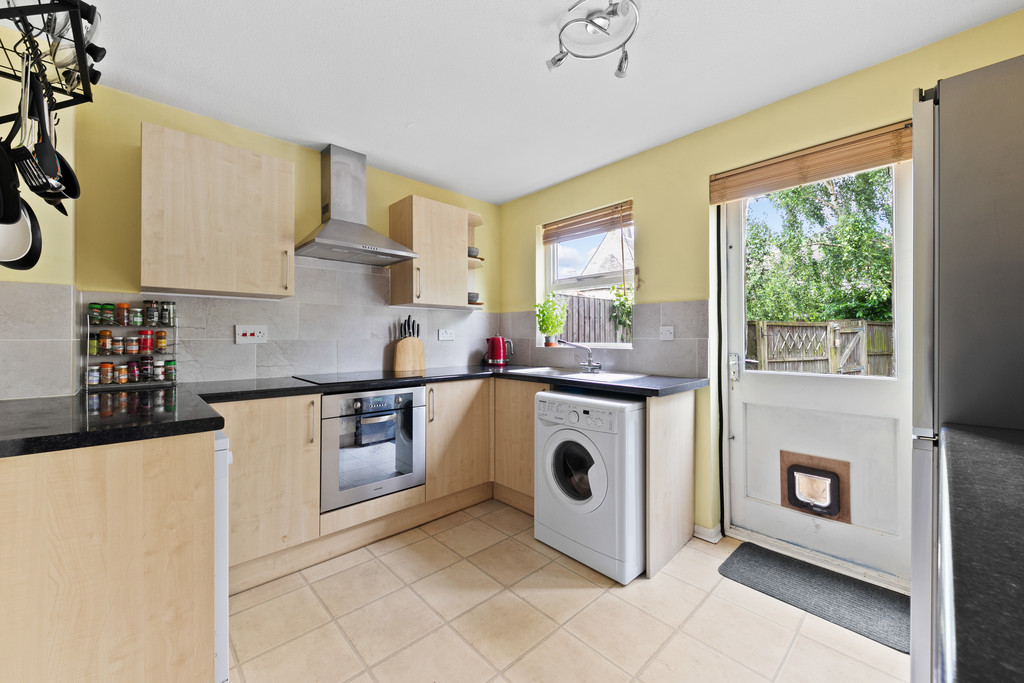 2 bed terraced house for sale in Longbridge Way, London 5