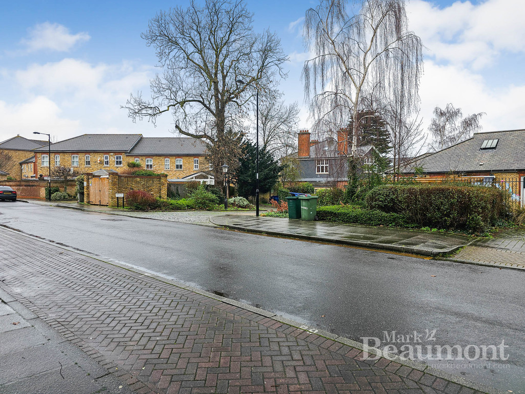 3 bed apartment to rent in Highfield Close, London  - Property Image 20