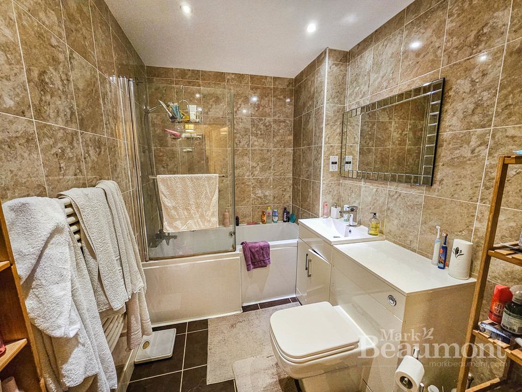 3 bed apartment to rent in Highfield Close, London  - Property Image 4