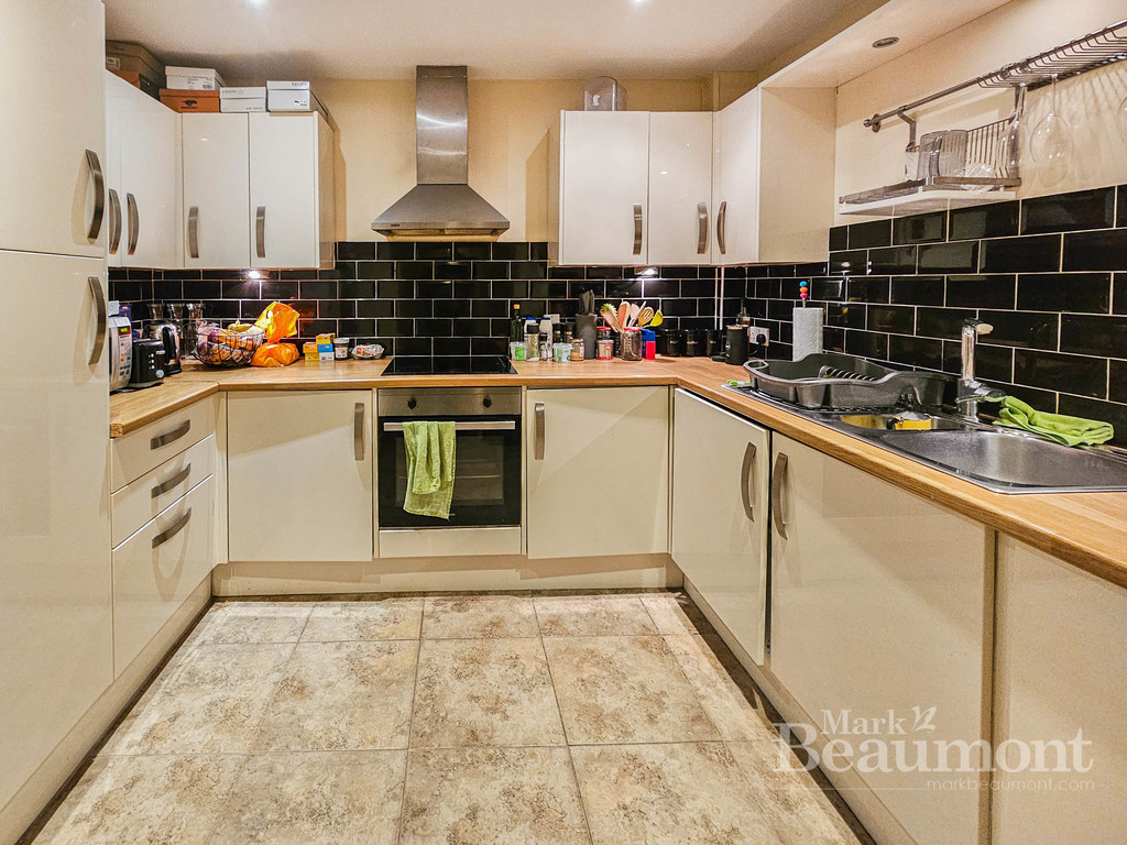 3 bed apartment to rent in Highfield Close, London  - Property Image 6