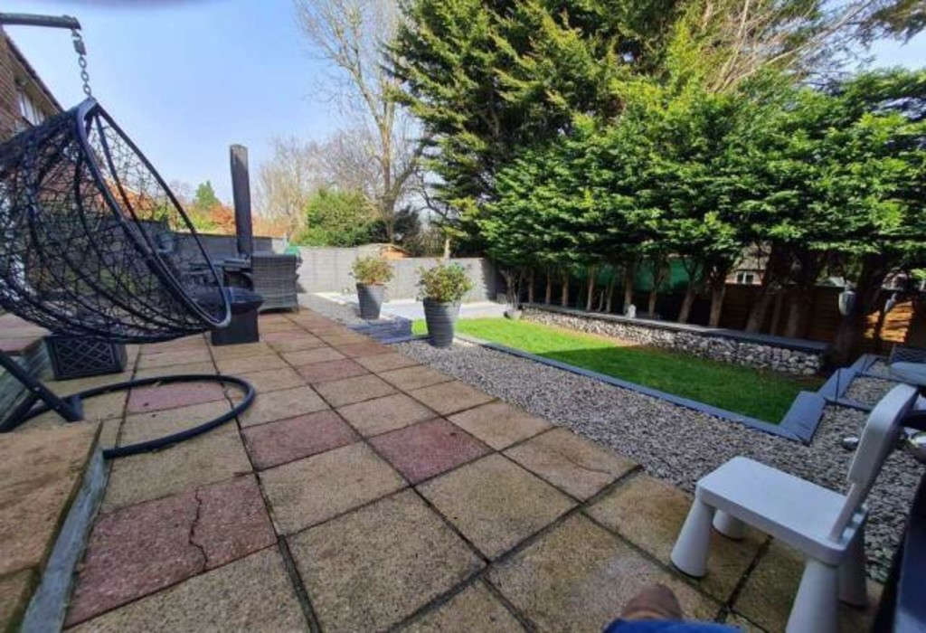 3 bed semi-detached house for sale in Mews End, Westerham 12