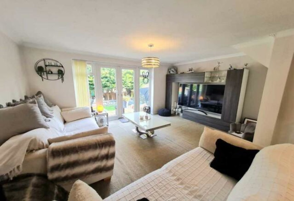 3 bed semi-detached house for sale in Mews End, Westerham 1