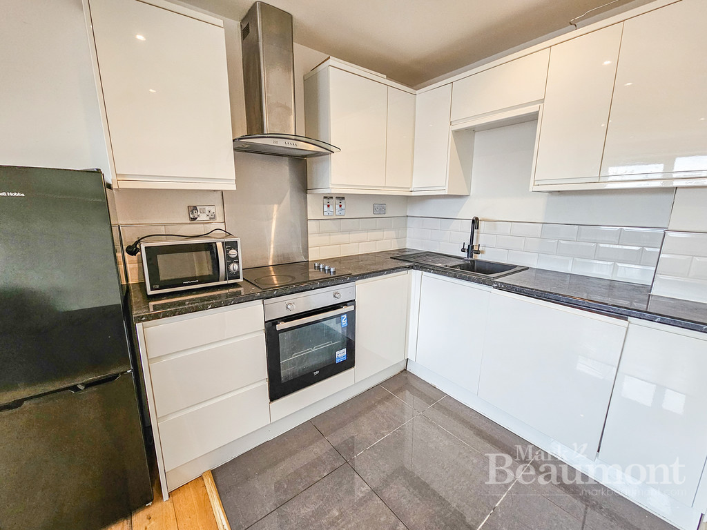 3 bed maisonette for sale in Curness Street, London 4