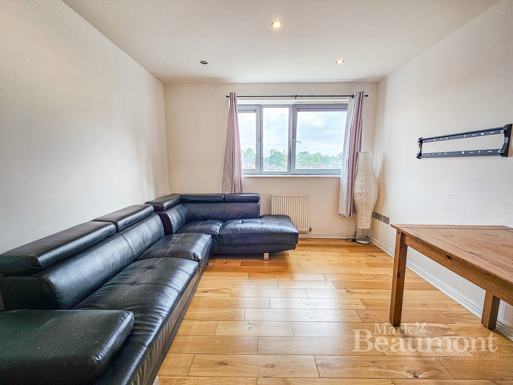 3 bed maisonette for sale in Curness Street, London 2