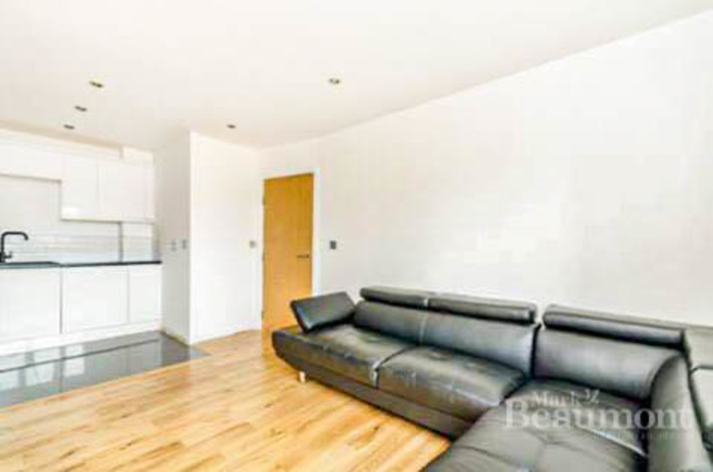 3 bed maisonette for sale in Curness Street, London 4