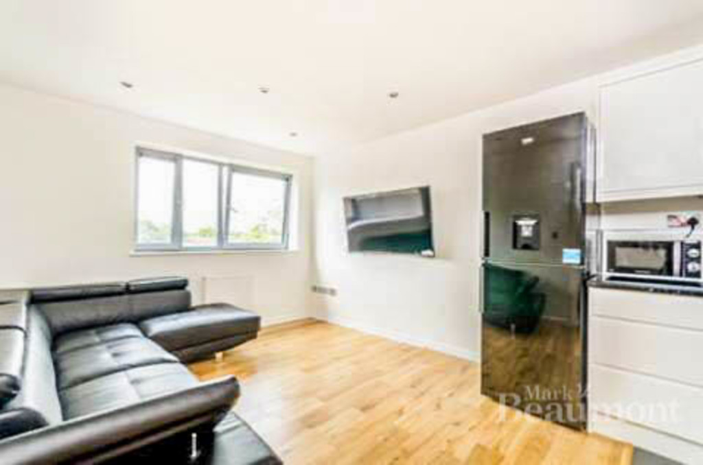 3 bed maisonette for sale in Curness Street, London 7