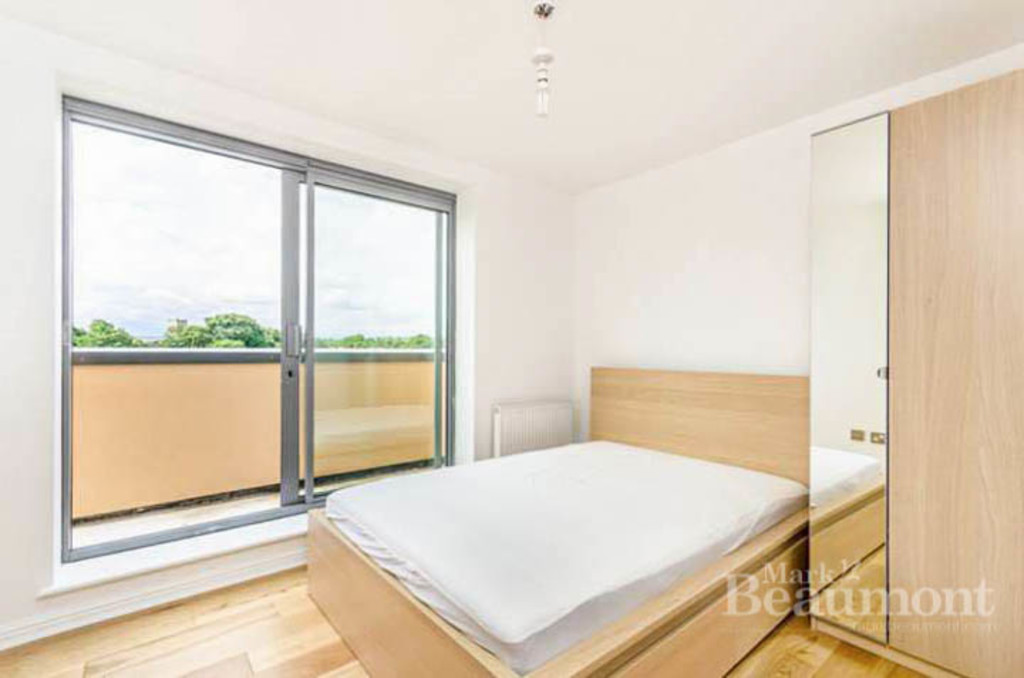 3 bed maisonette for sale in Curness Street, London 9