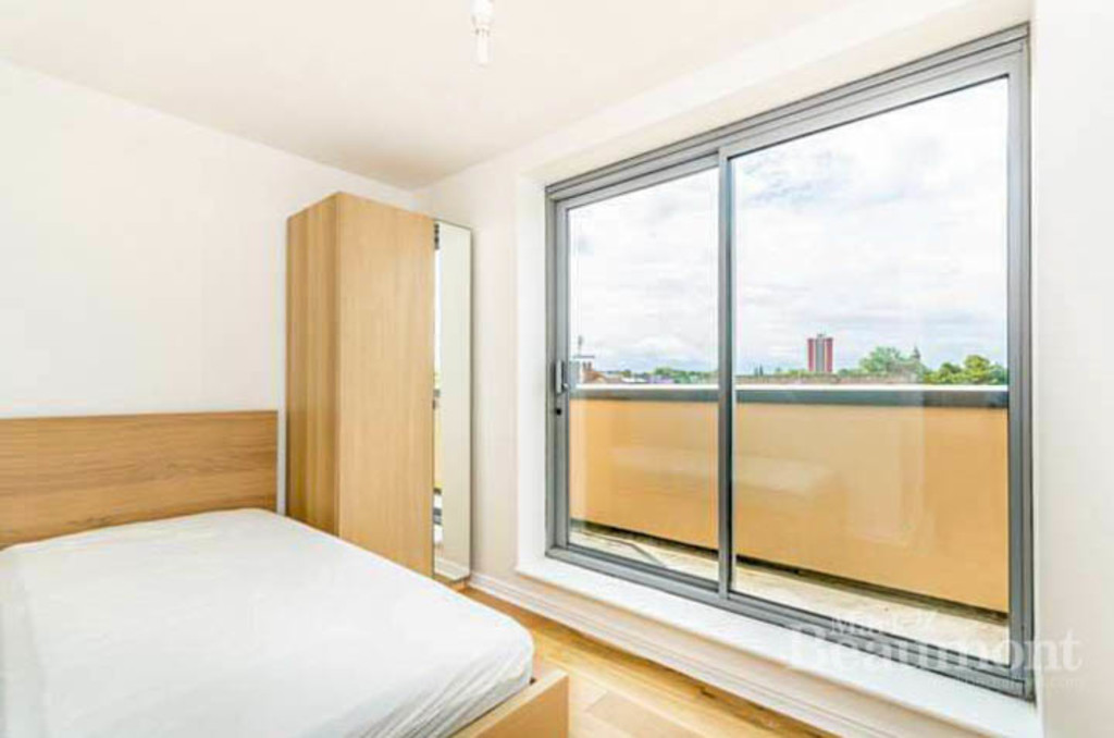 3 bed maisonette for sale in Curness Street, London 10