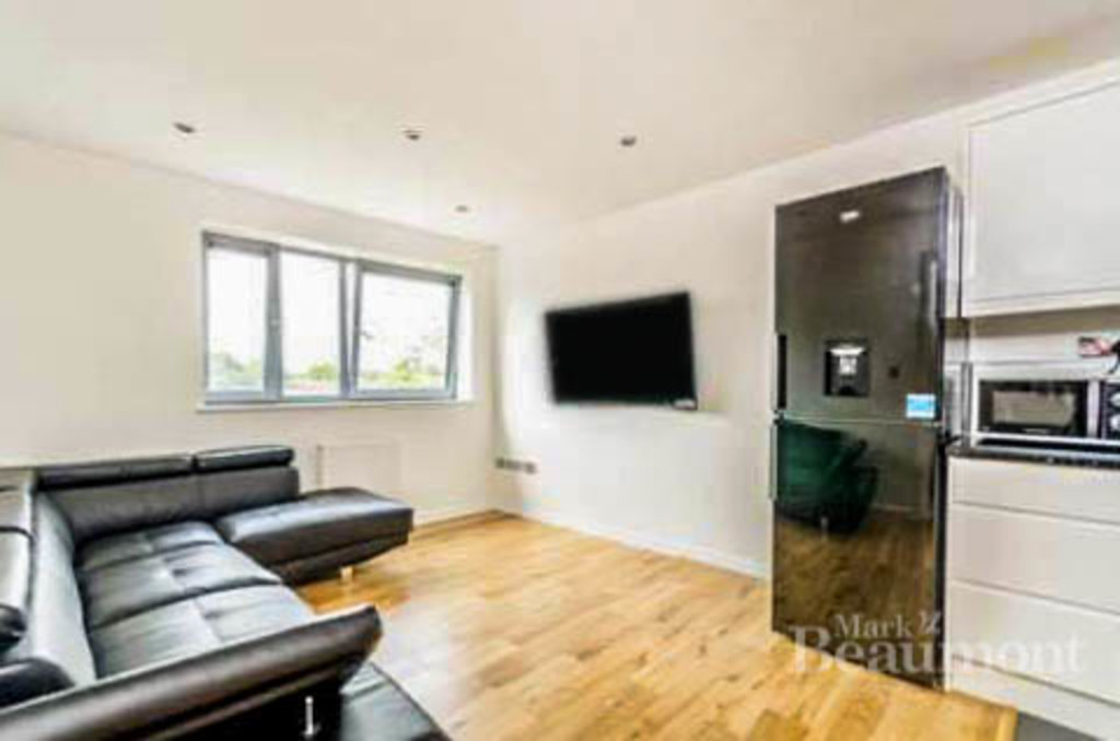 3 bed maisonette for sale in Curness Street, London 3