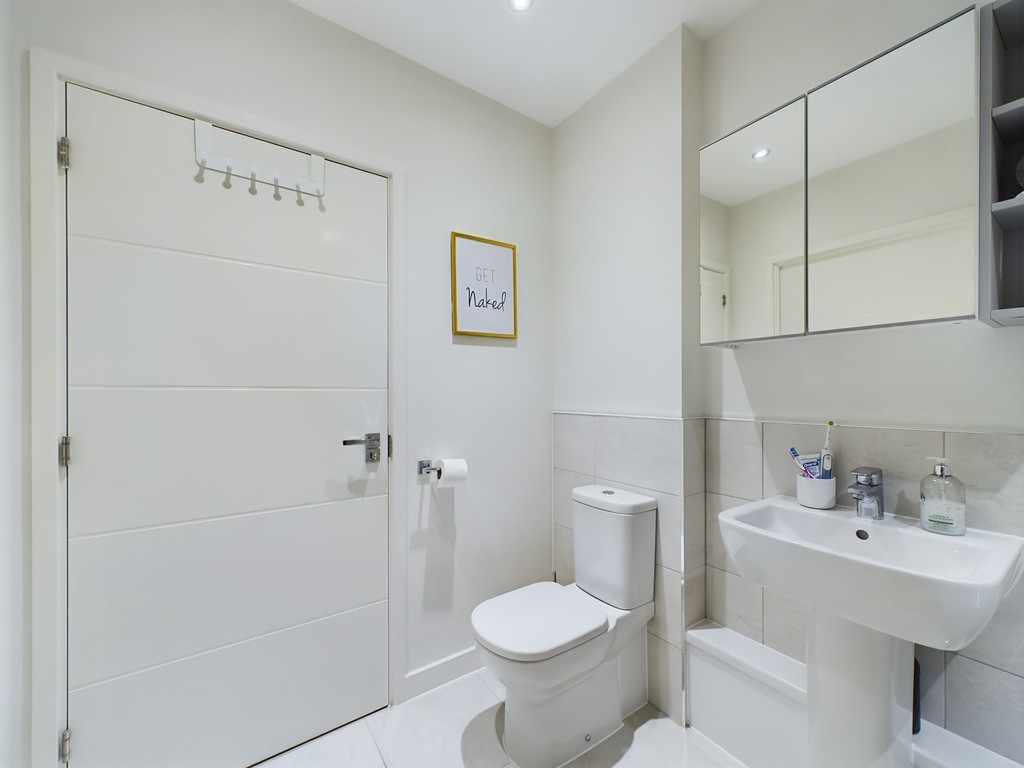 2 bed apartment for sale in Greenwich High Road, London 49