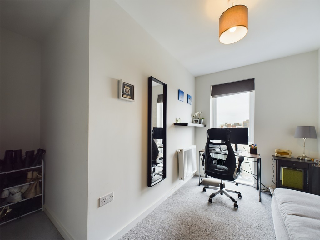 2 bed apartment for sale in Greenwich High Road, London 18
