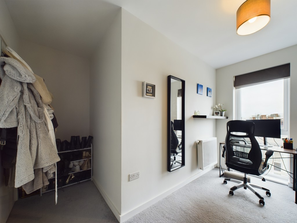 2 bed apartment for sale in Greenwich High Road, London 19