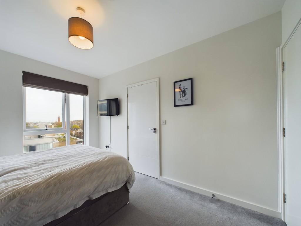 2 bed apartment for sale in Greenwich High Road, London 35