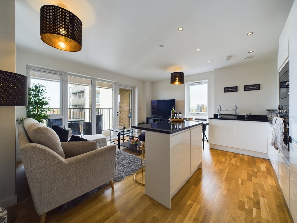 2 bed apartment for sale in Greenwich High Road, London 6