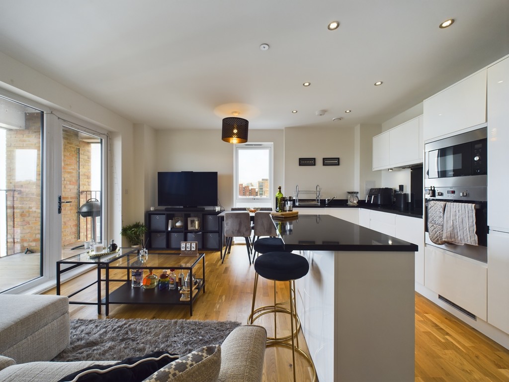 2 bed apartment for sale in Greenwich High Road, London 11