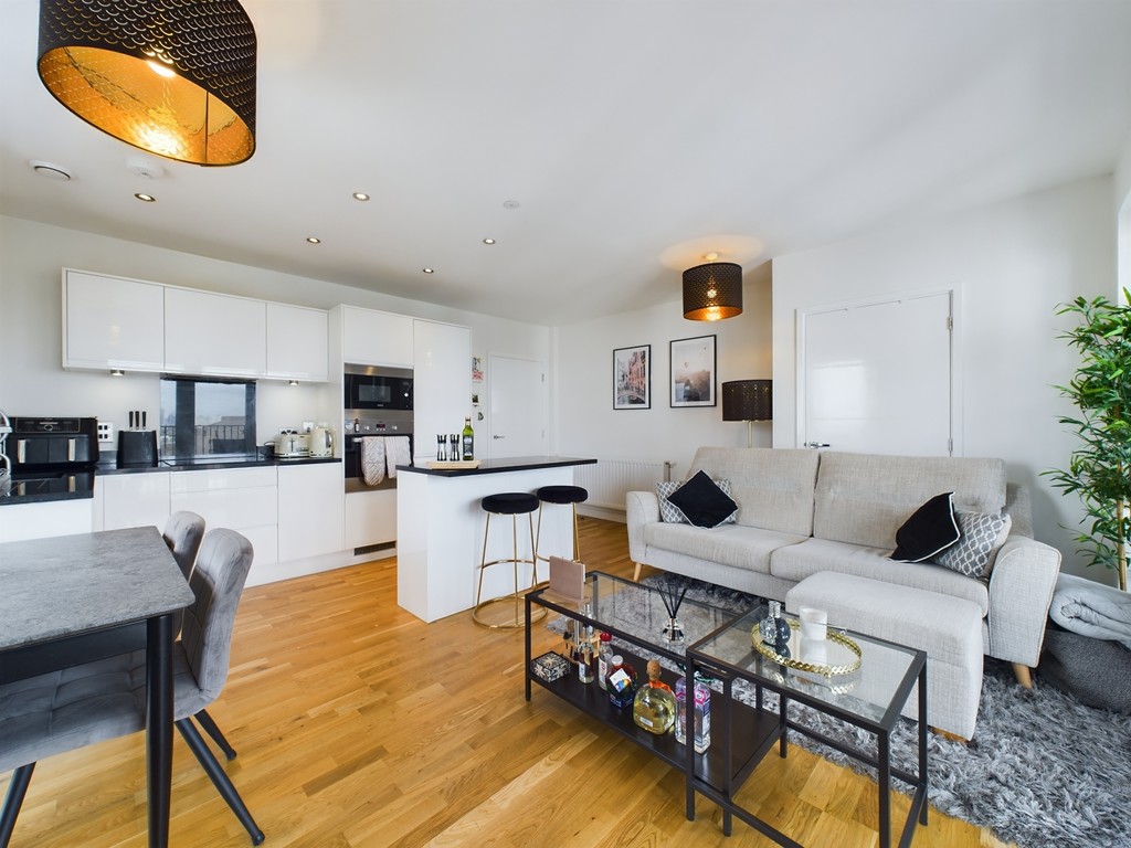 2 bed apartment for sale in Greenwich High Road, London 7