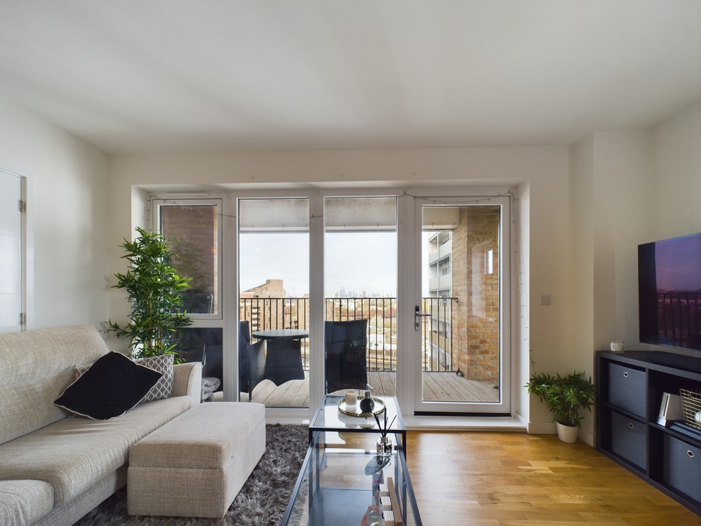 2 bed apartment for sale in Greenwich High Road, London 14