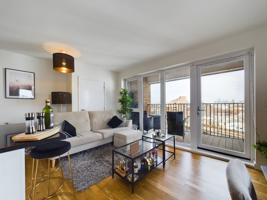 2 bed apartment for sale in Greenwich High Road, London 16