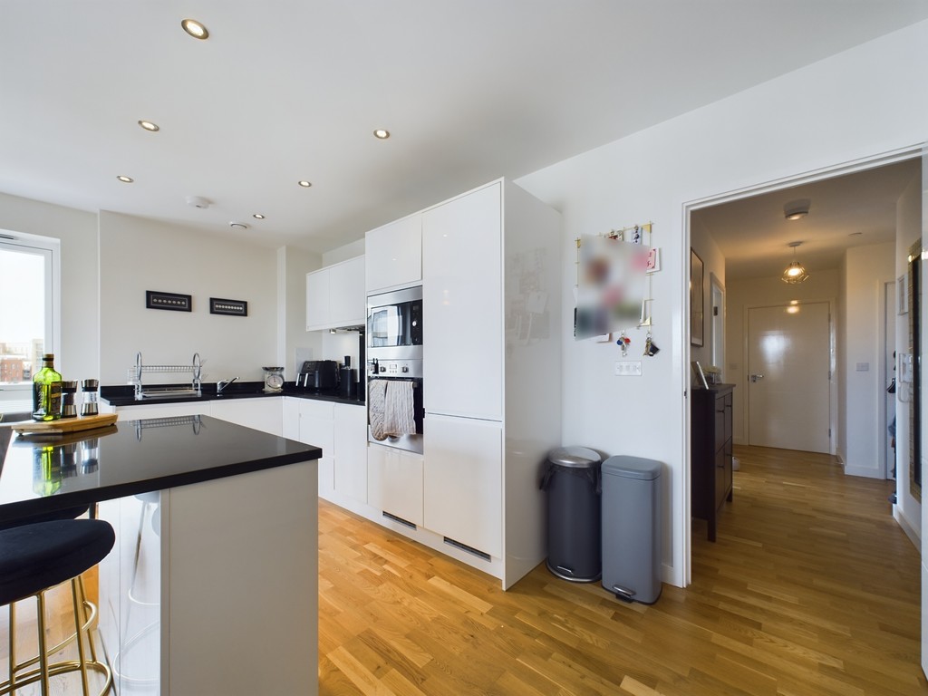 2 bed apartment for sale in Greenwich High Road, London 15