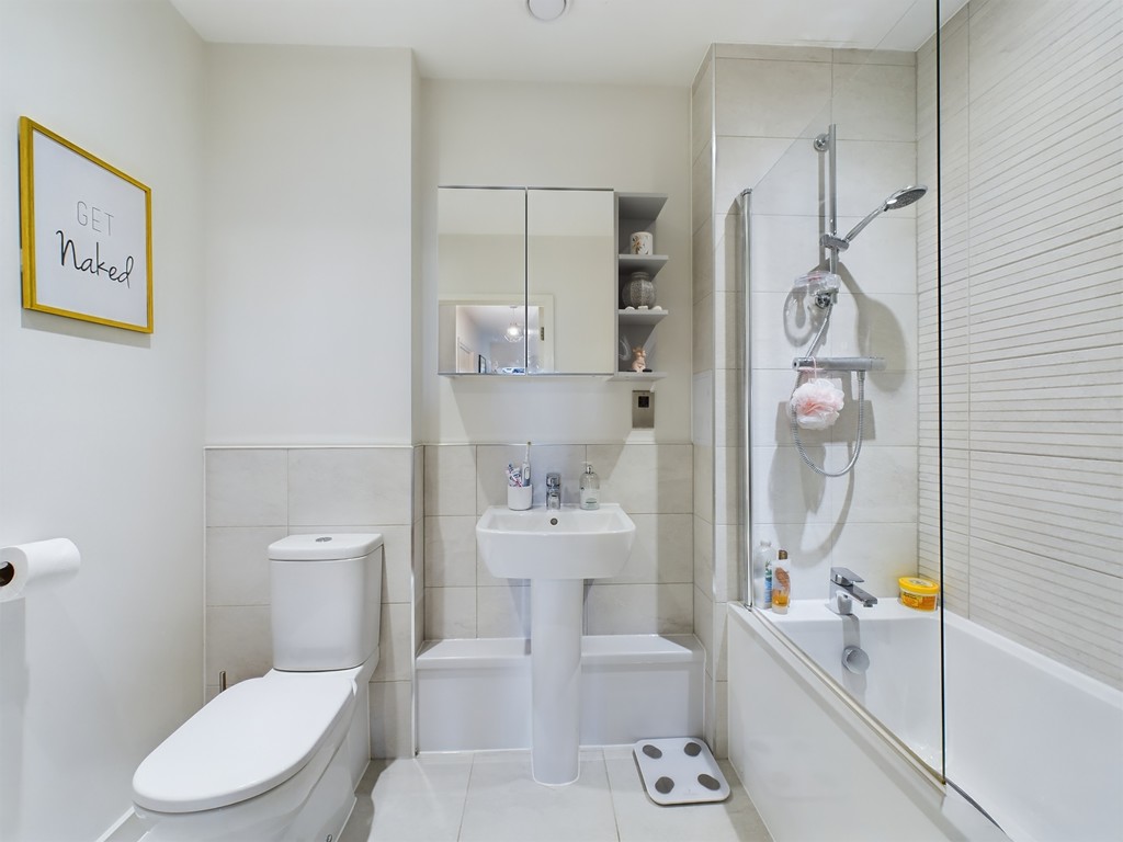 2 bed apartment for sale in Greenwich High Road, London  - Property Image 47