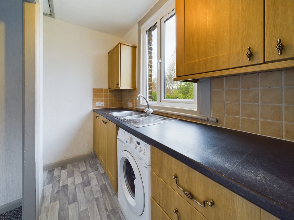 2 bed apartment for sale in Malyons Road, London 20