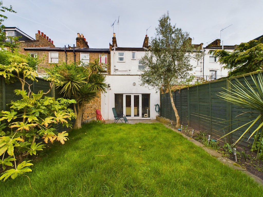 3 bed terraced house for sale in Vanbrugh Hill, London  - Property Image 33