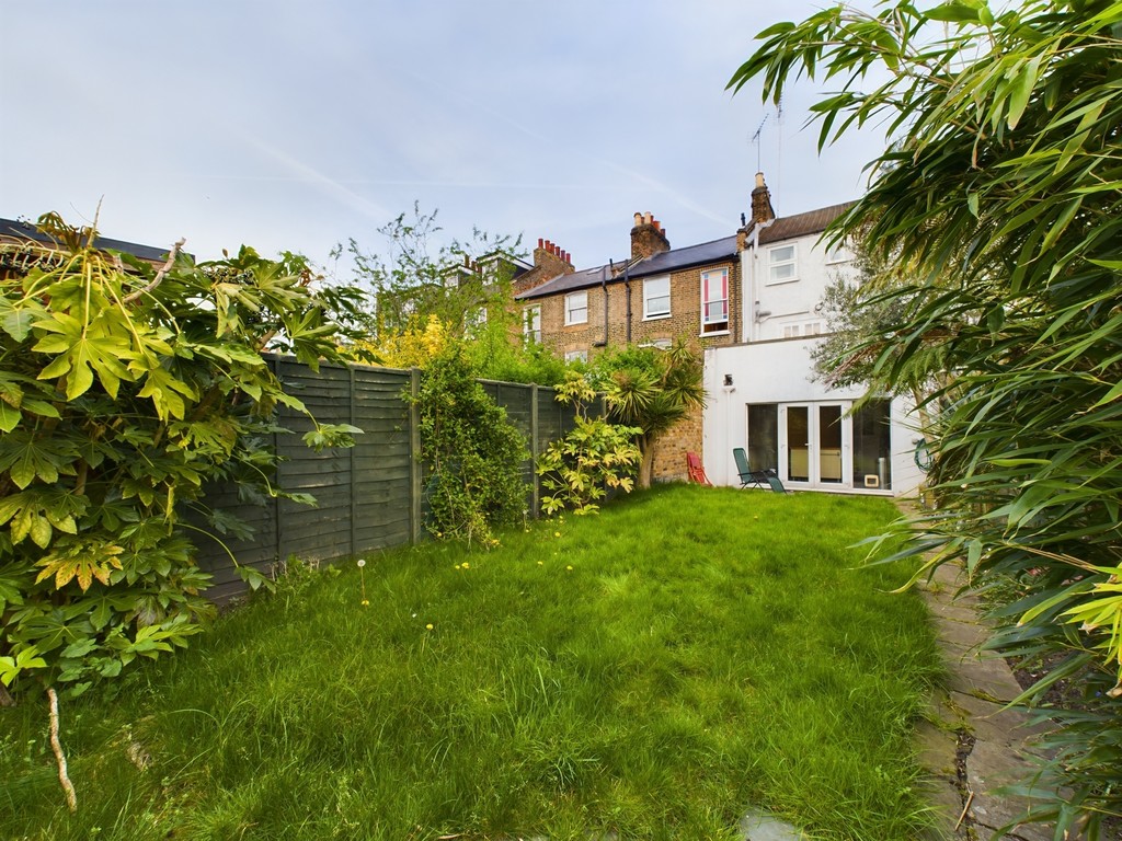 3 bed terraced house for sale in Vanbrugh Hill, London  - Property Image 35