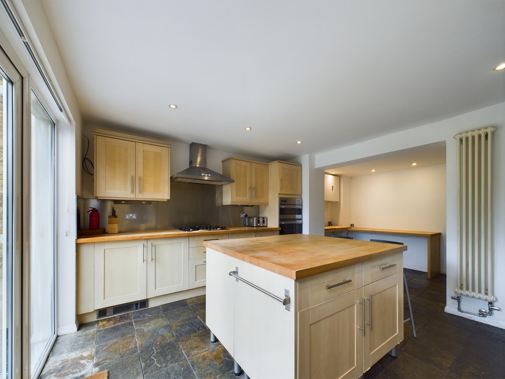 3 bed terraced house for sale in Vanbrugh Hill, London 18