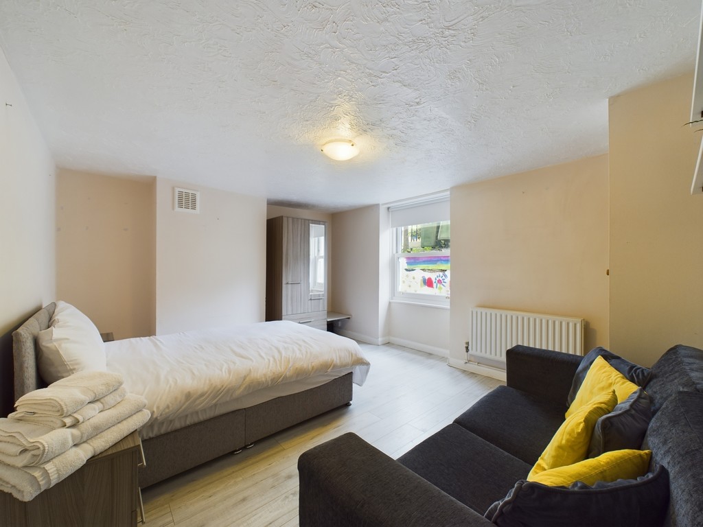 3 bed terraced house for sale in Vanbrugh Hill, London  - Property Image 26