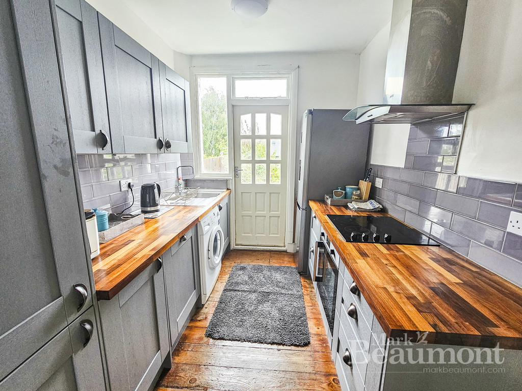 3 bed terraced house to rent in Embleton Road, Ladywell  - Property Image 3