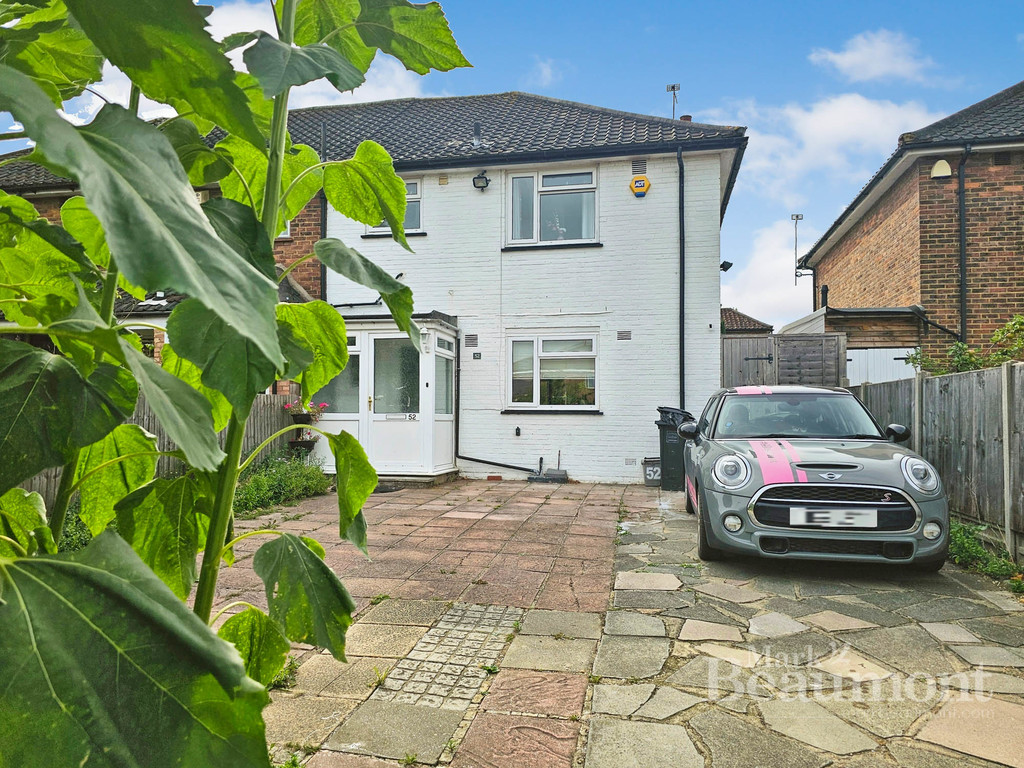 This semi detached house has three decent bedrooms, 2 with wardrobes. There is a large modern kitchen, conservatory. Off street parking for 2+ cars and an easy garden. This property is being let without an HMO license, so therefore it is available to single families only. Located just 0.4 Mile from Grove Park Mainline station. Available now. #AskBeaumont