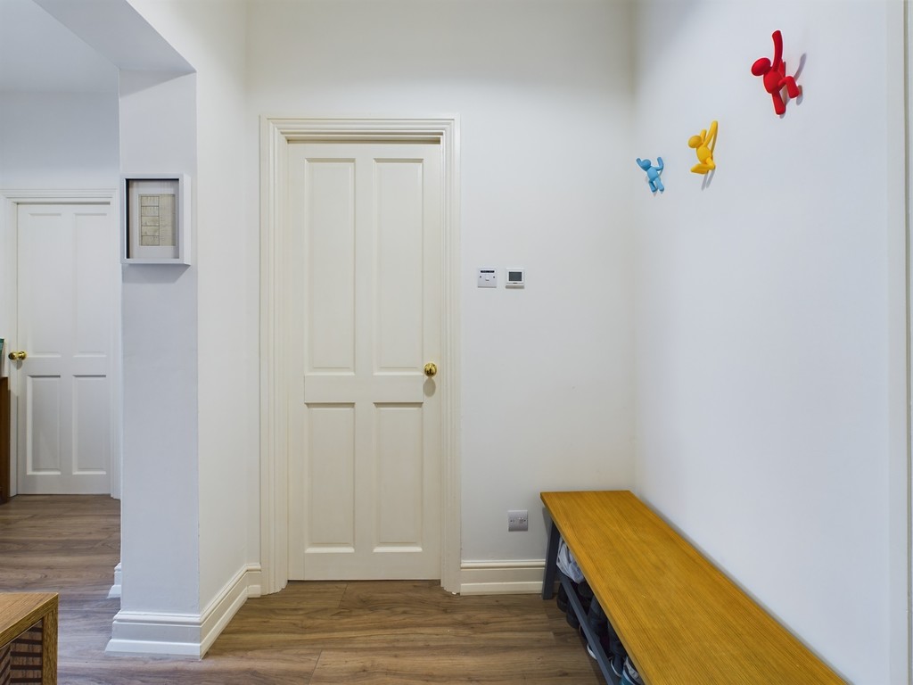 1 bed apartment for sale in Avonley Road, London 13