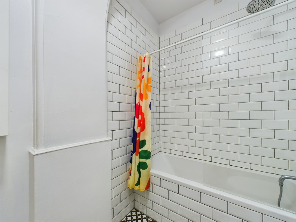 1 bed apartment for sale in Avonley Road, London  - Property Image 29