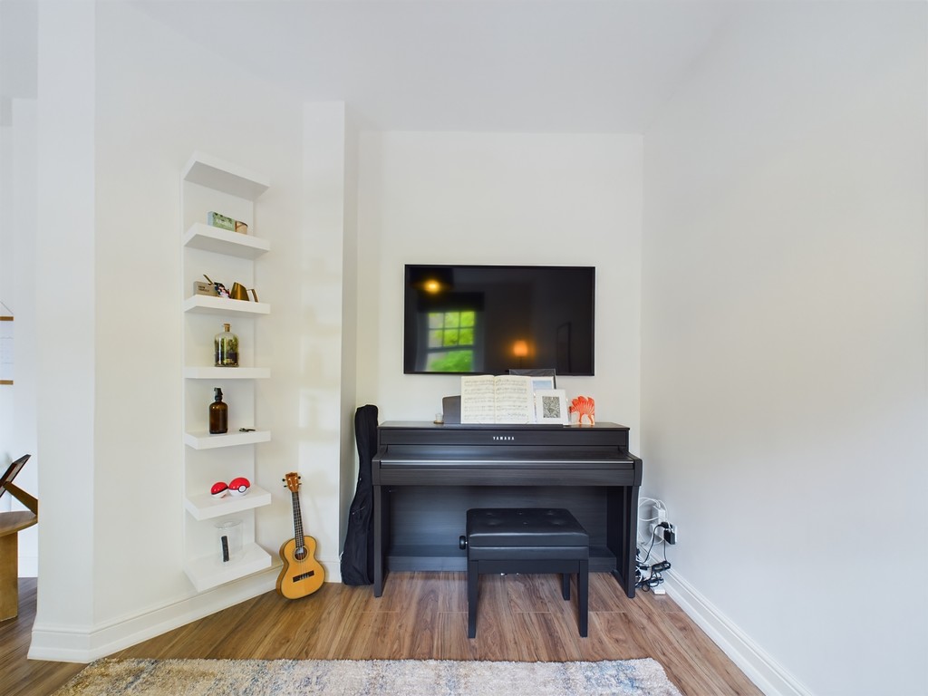 1 bed apartment for sale in Avonley Road, London 34